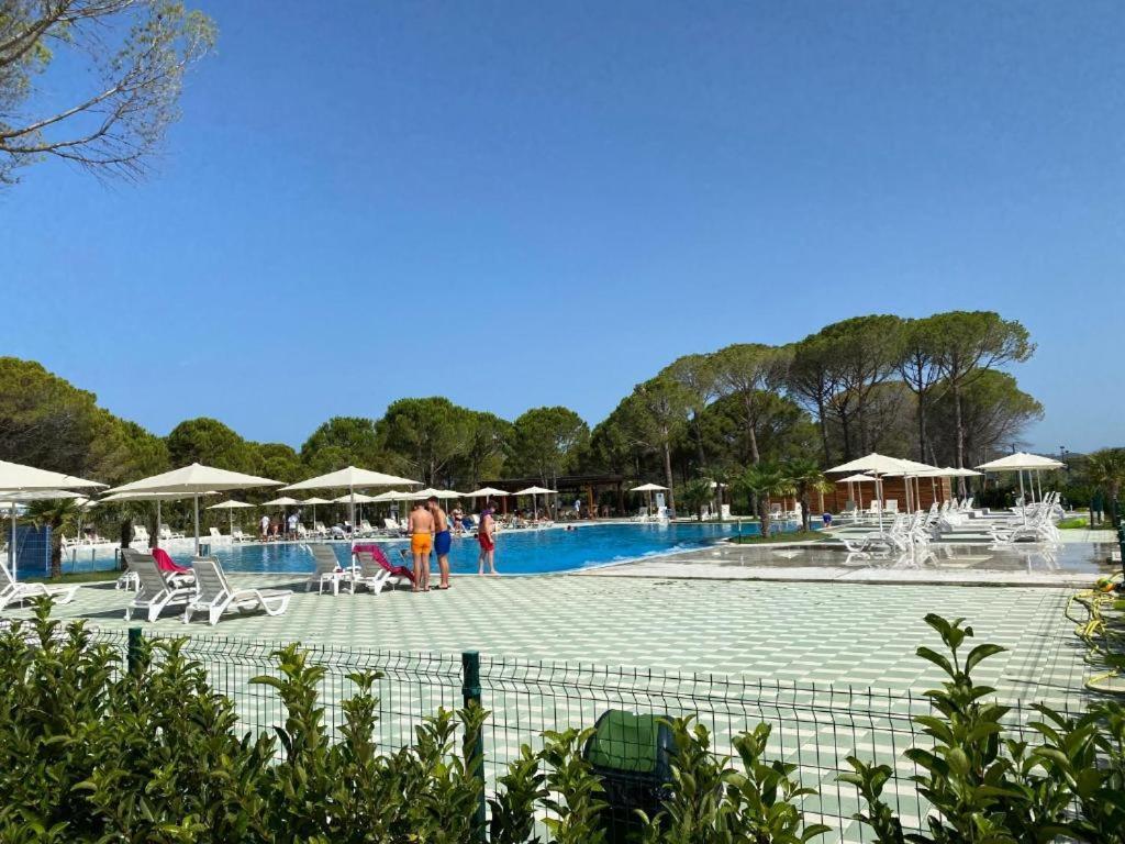 Grandstay Villa Perla Resort Дуррес Экстерьер фото