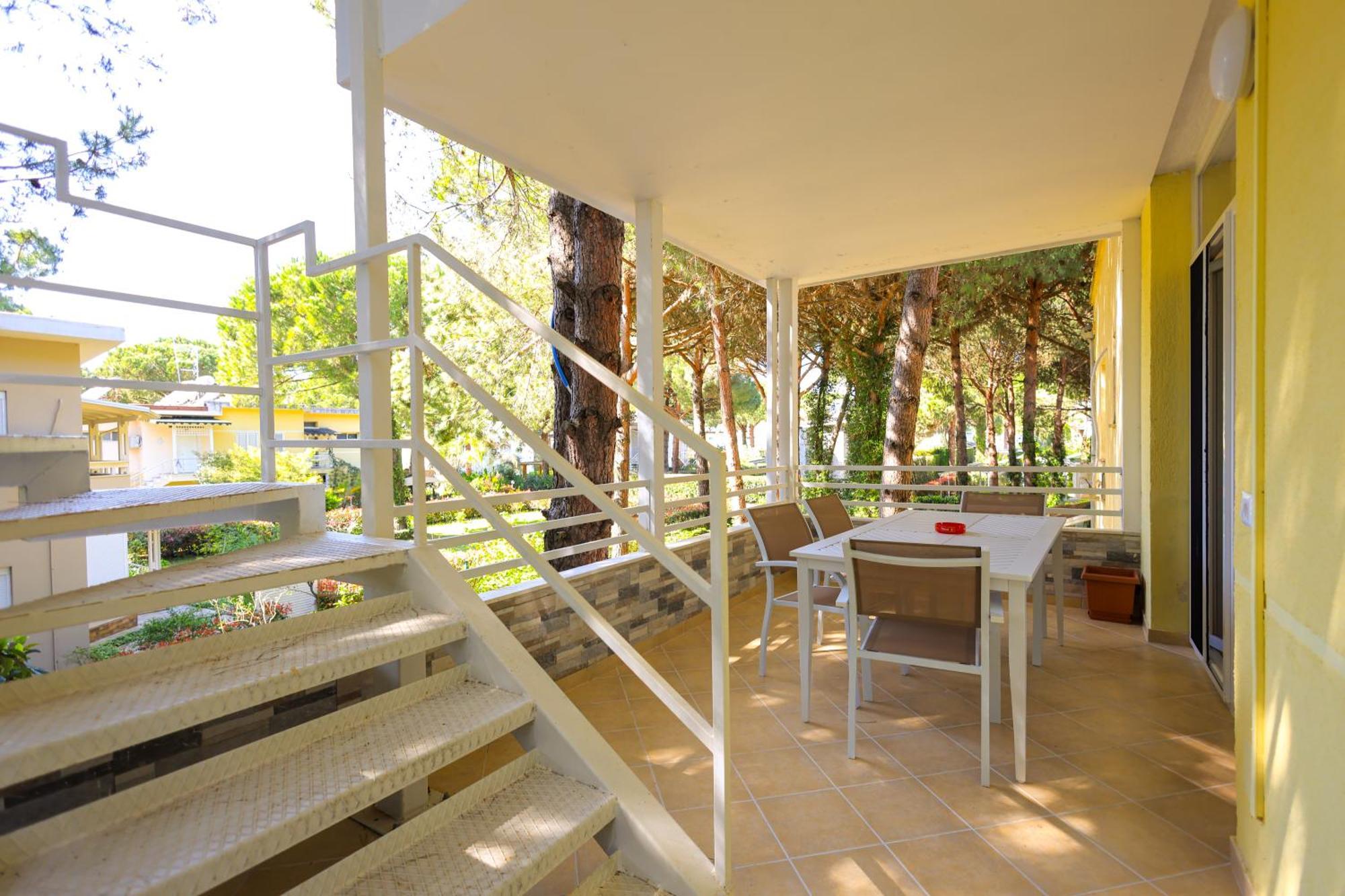 Grandstay Villa Perla Resort Дуррес Экстерьер фото