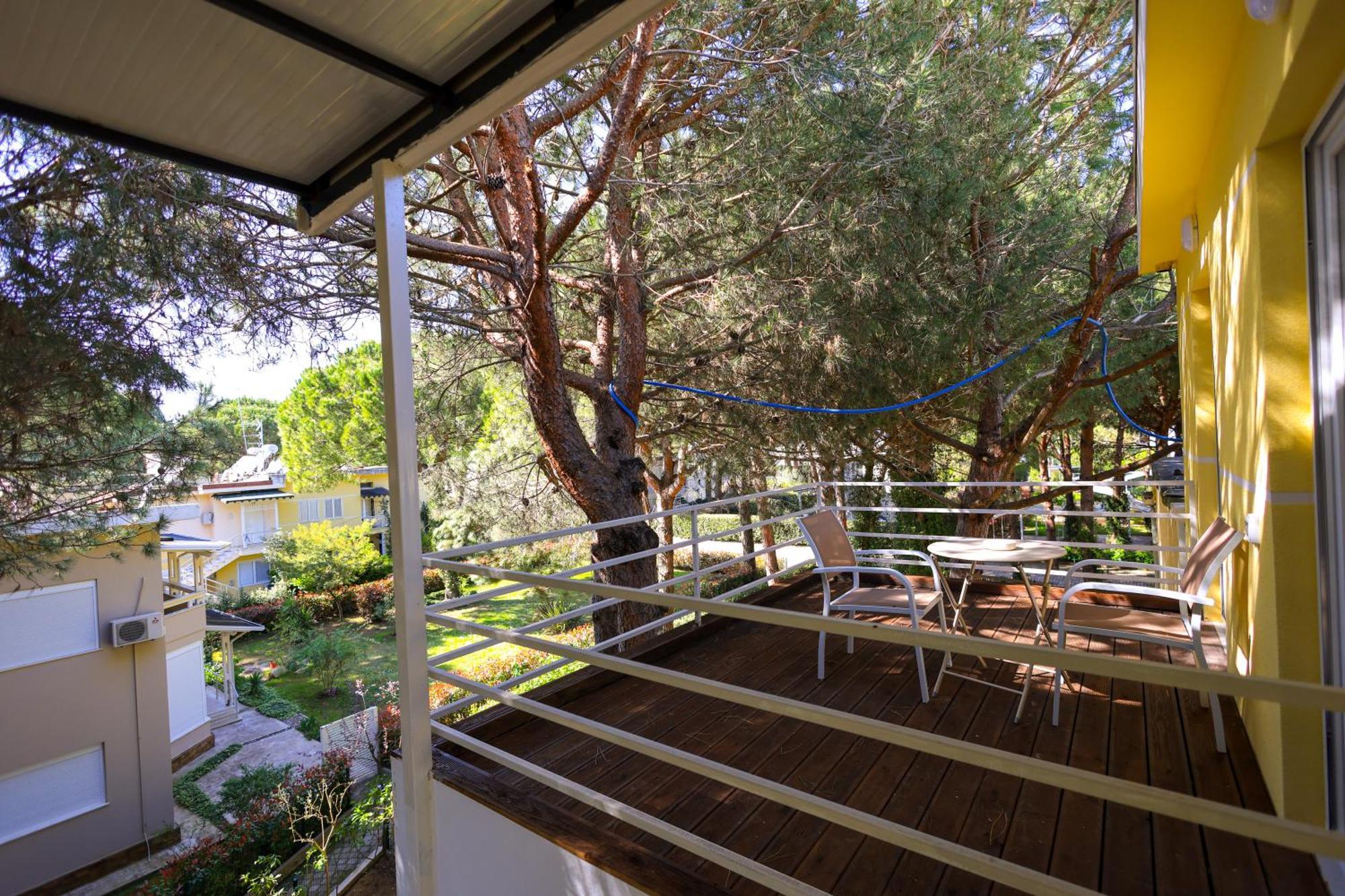 Grandstay Villa Perla Resort Дуррес Экстерьер фото