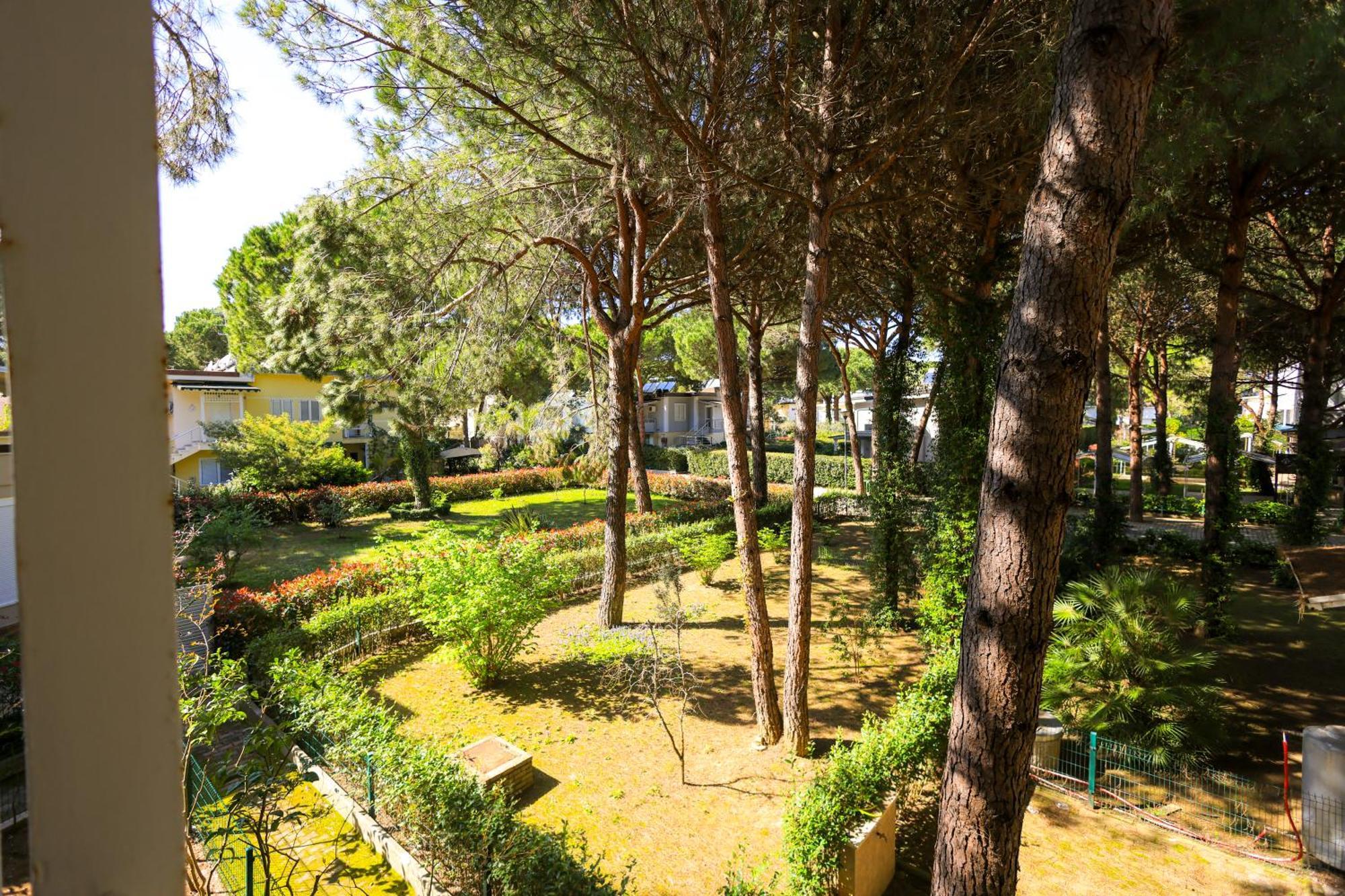 Grandstay Villa Perla Resort Дуррес Экстерьер фото