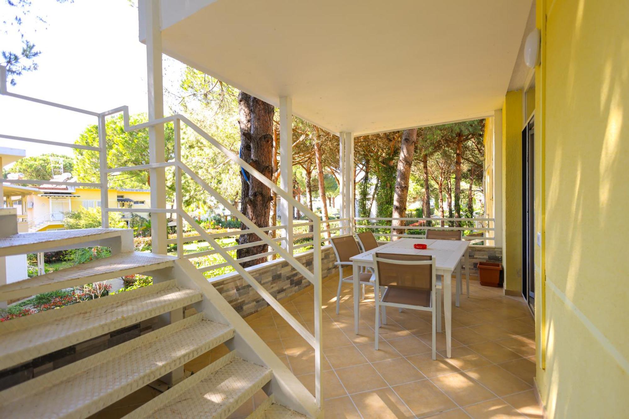 Grandstay Villa Perla Resort Дуррес Экстерьер фото